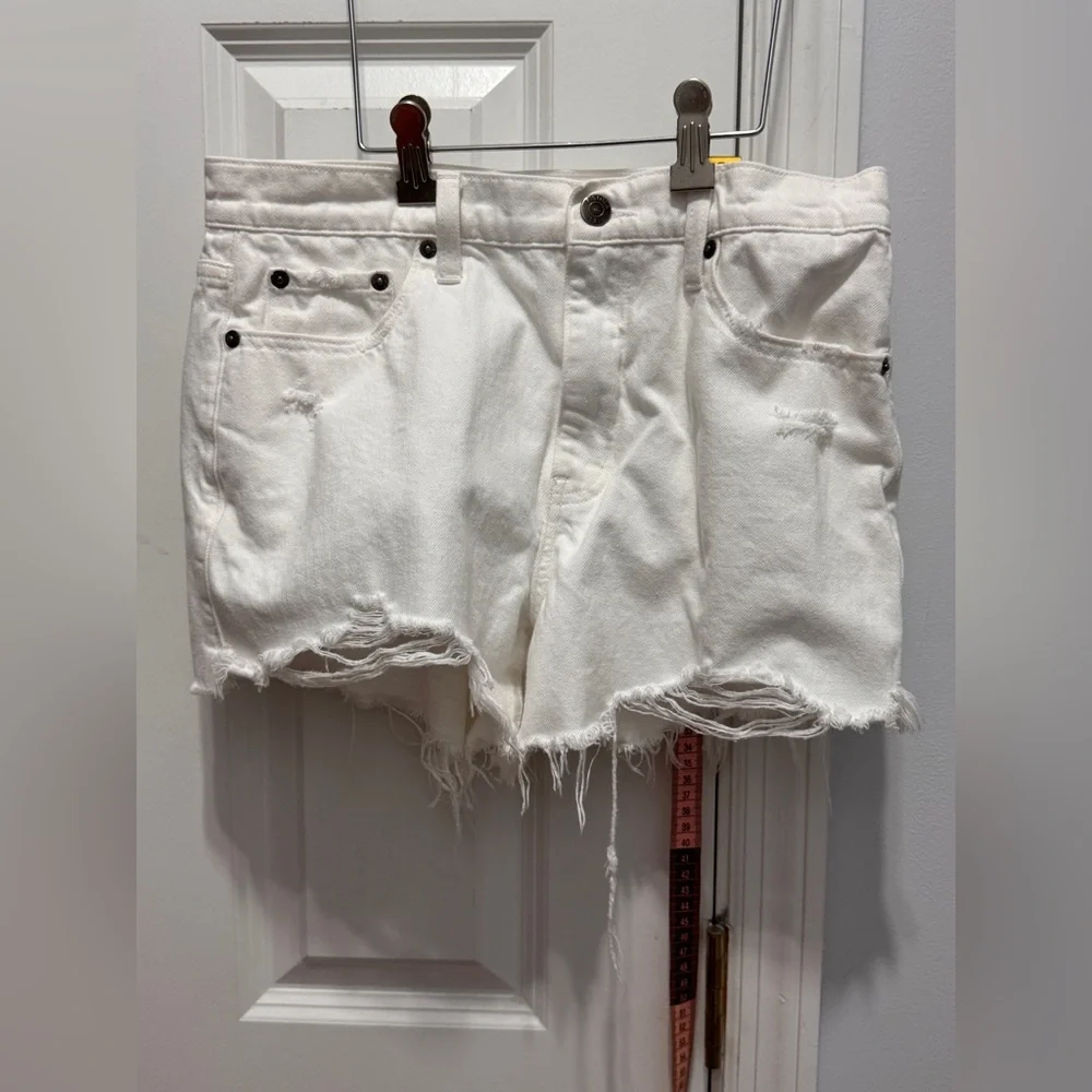 Pistola White Distressed Jean Shorts size 26